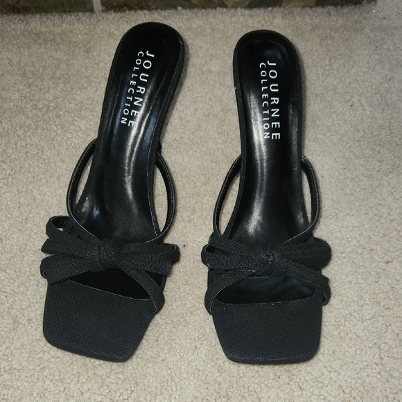 Journee Collection Black Women's Heels - Picture 1 of 10
